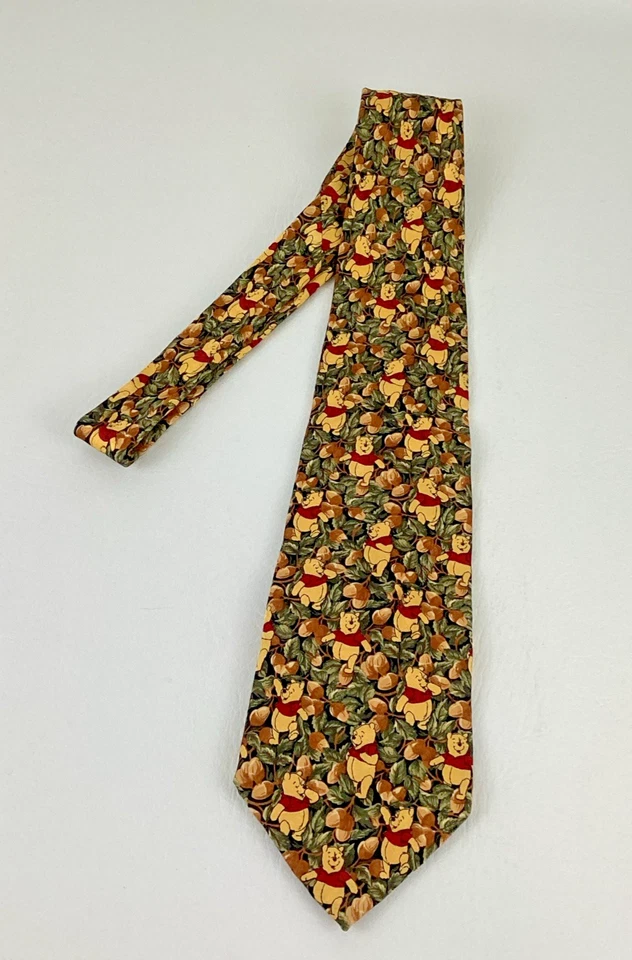 Corbata Oso Winnie The Pooh Patrón Hoja Bellota 100% Seda Italiana Disney Store  Foto 2 de 4