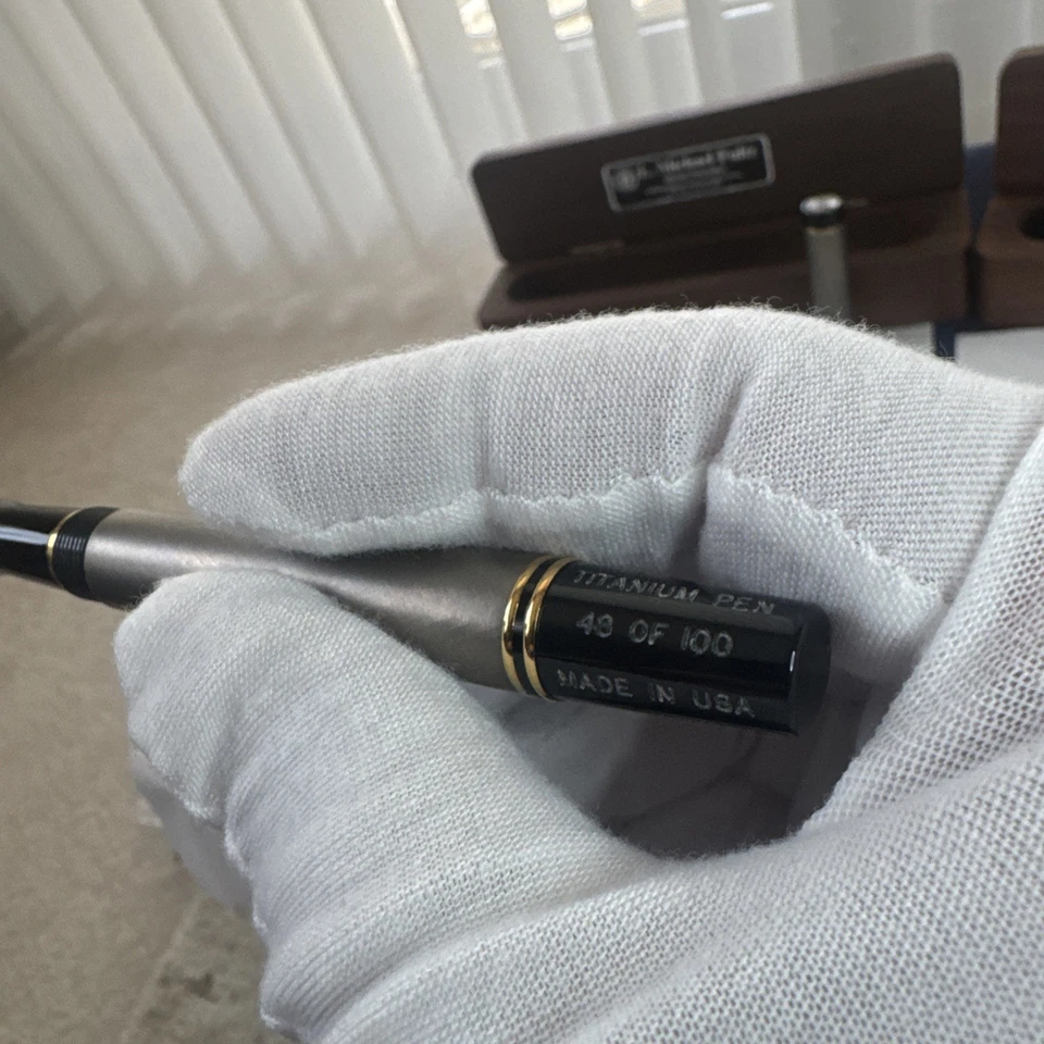 CANETA TINTEIRO RARA Parker Duofold TITANIUM Ti 22 L. MICHAEL FULTZ LE 48/100 - Imagem 4 de 4