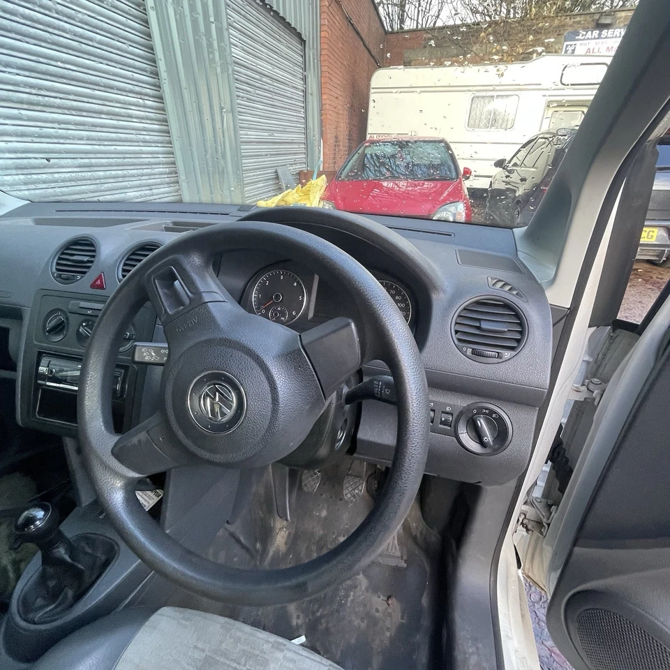 Caddy Maxi Manual Tdi 5 Door Van 2011 - Image 2 of 4