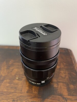 Voigtländer Voigtländer Nokton Objektiv 25 25 mm f/0,95 MF für Four Thirds