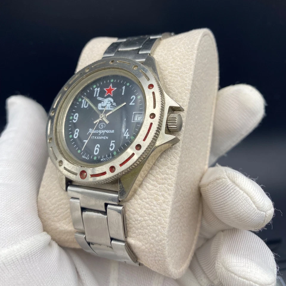 Reloj Militar Hombre URSS Vintage Años 80 VOSTOK KOMANDIRSKIE Cuerda Manual Foto 2 de 4