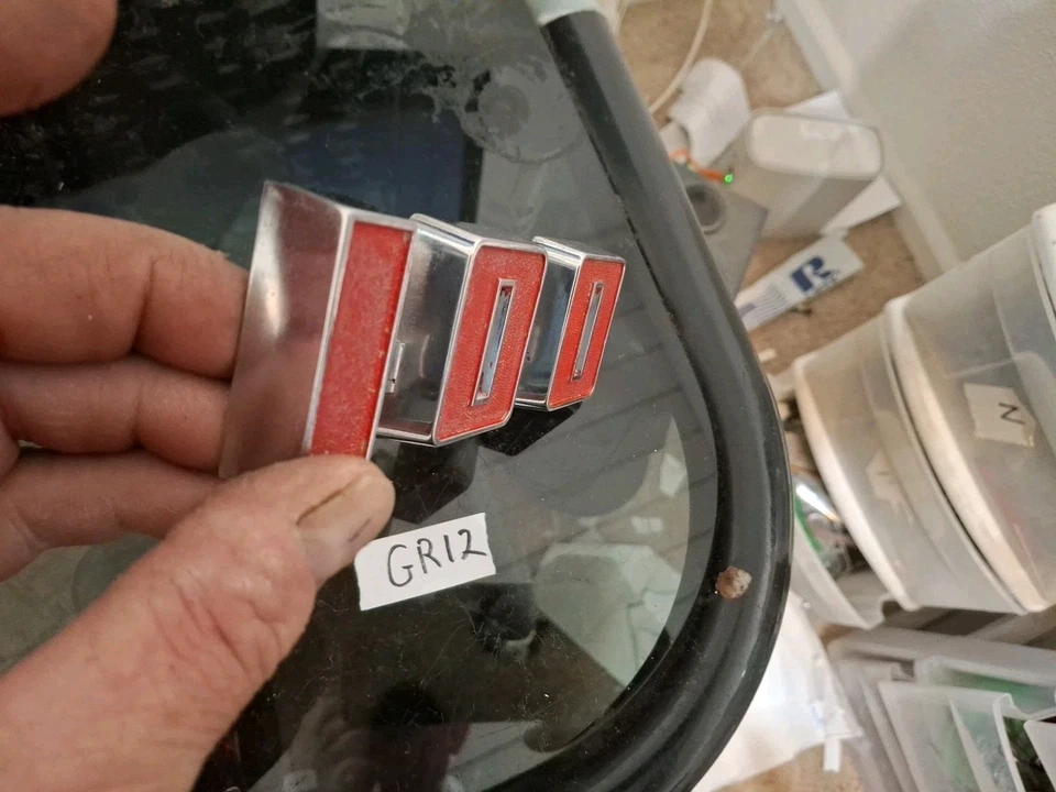 VINTAGE 1957 GMC 100 TRUCK GRILLE EMBLEM OEM ORIGINAL 2350029 GM - Image 3 of 4