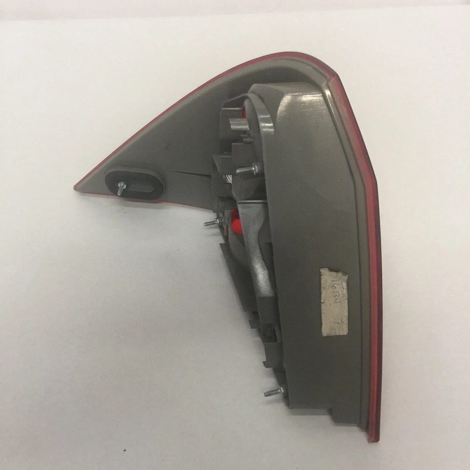 MERCEDES BENZ C230 C320 TAIL LIGHT RIGHT PASSENGER 2001 2002 2003 2004 OEM - Image 3 of 4