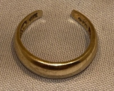 14 Karat Gold Plättchen Ring Größe 2,5 ein Gramm schwer.