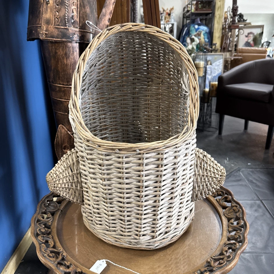 "CESTA DE ALMACENAMIENTO Pottery Barn Kids MICKER tiburón cesta de lavandería decoración de habitación 21"" de alto" Foto 2 de 4