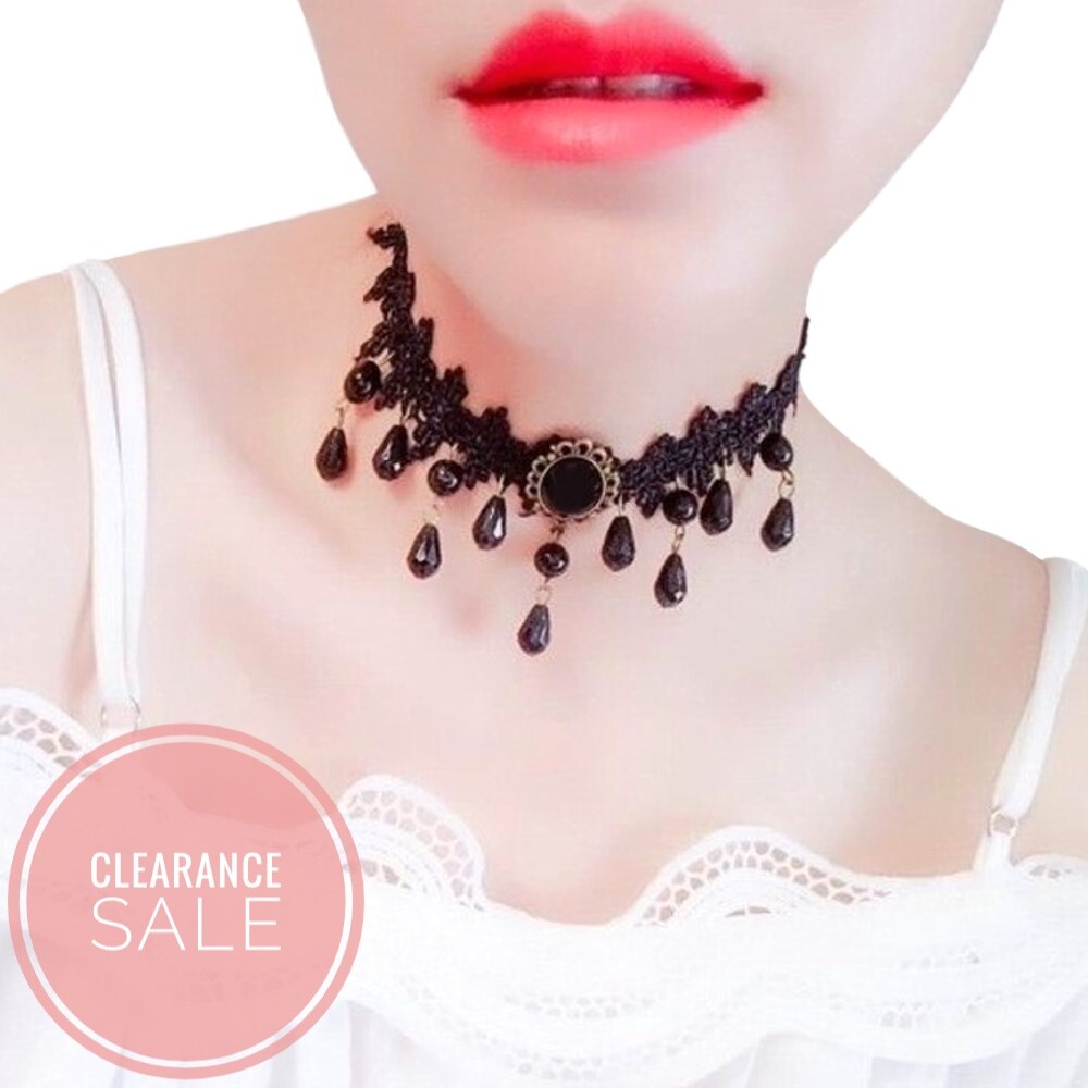 Womens Black Floral Lace Beaded Pendant Choker Necklace Gold Tone NWOT