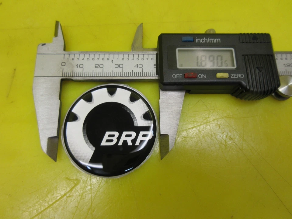 SKI-DOO MXZ FORMULA SUMMIT ZX REV 440/500/600/700/800 CAPÓ EMBLEMA INSIGNIA ADORNO Foto 3 de 4