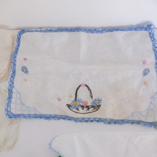 Vintage Set Embroidered pillowcases, napkins, handkerchief , crochet pink doilie - Picture 9 of 12