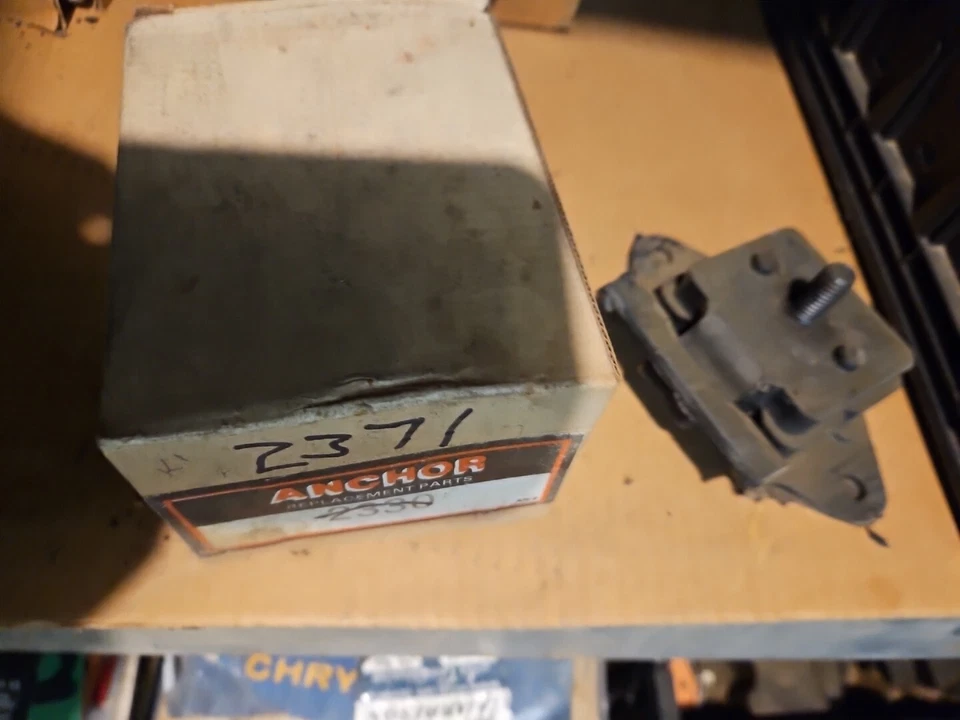 MONTAJE MOTOR DELANTERO ANCLA NORS 2330/2371 para Jeep/AMC 73-86 (1) 3217732 Foto 2 de 4