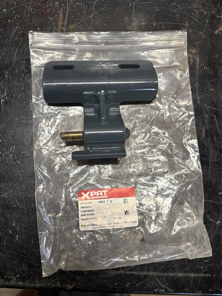 Bisagra lateral de cabina para Gehl R190 R260 V270 V330 V400 244212 Foto 3 de 4