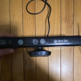 Xbox 360 E Console Tested with 2 OEM Controllers, Kinect Bundle