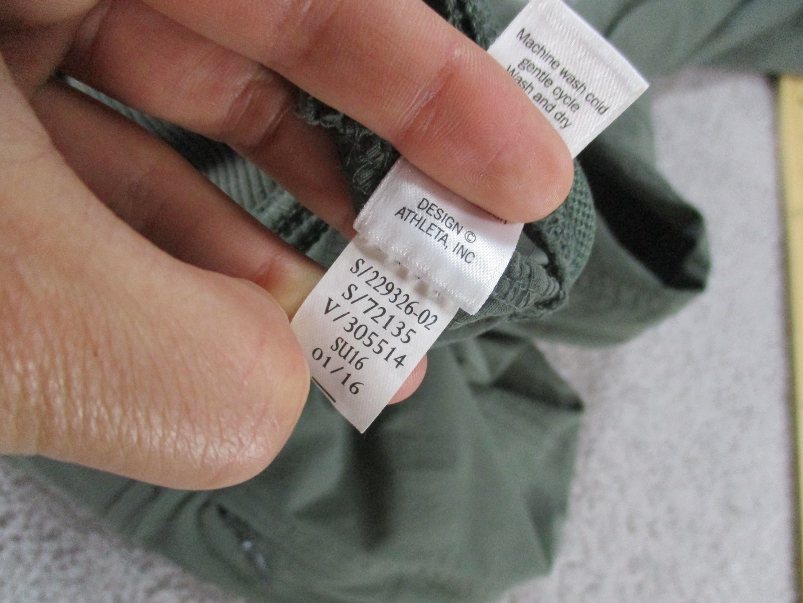 Athleta Pants Womens 14 Trekkie Capri Green Trail Hiking