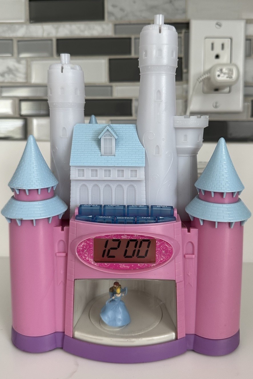 Disney Princess Cinderella Magical Storyteller Alarm Clock Night Light Up Castle