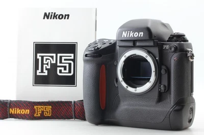 322xxxx [UNBENUTZT mit Gurt] Nikon F5 analoge Spiegelreflexkamera 35 mm nur Gehäuse aus Japan - Bild 1 von 4