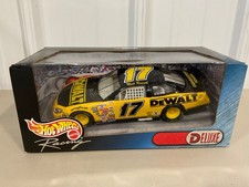 NASCAR NEVER OPENED HOT WHEELS RACING 17 Matt Kenseth 2000 DEWALT 1:24