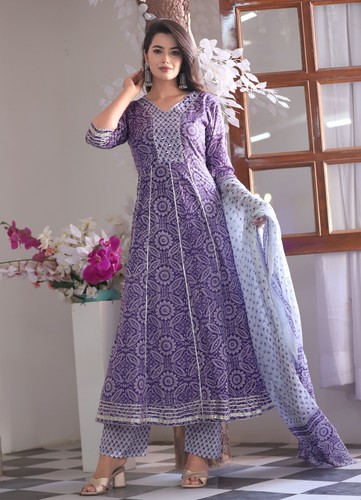 Indian Bollywood Women Floral cotton Anarkali Kurta with paint with dupatta set - Picture 3 of 9