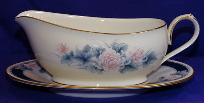 NORITAKE IVORY CHINA NIGHTSONG 7268 GRAVY / SAUCE BOAT W/ LINER CHRYSANTHEMUMS