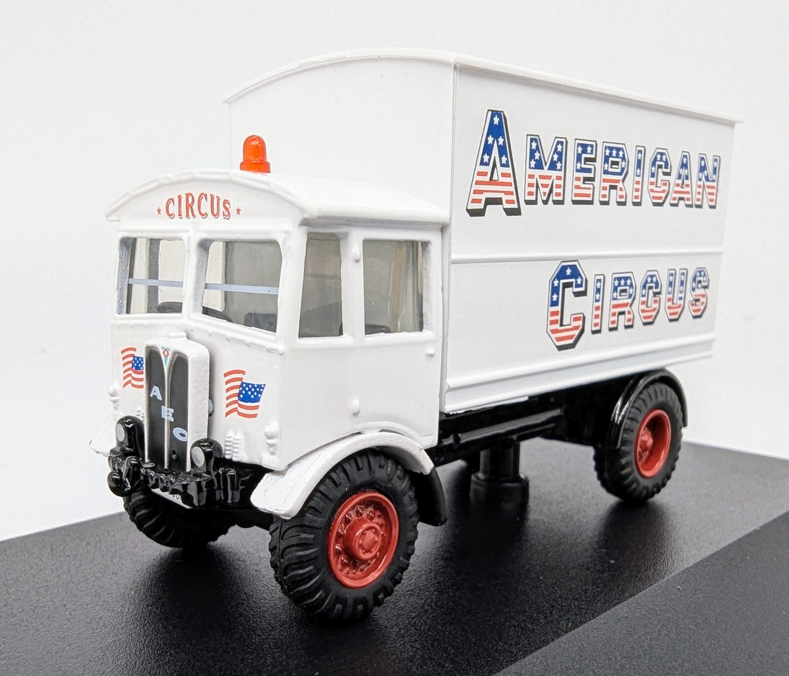 Oxford Diecast AEC Matador American Circus 1:76 Scale  76AEC007
