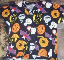 Handmade M / L vampires friendly bats pumpkins womens Halloween scrub top black