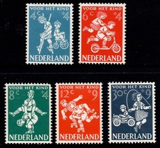 NETHERLANDS 1958 CHILD WELFARE FUND SET MH