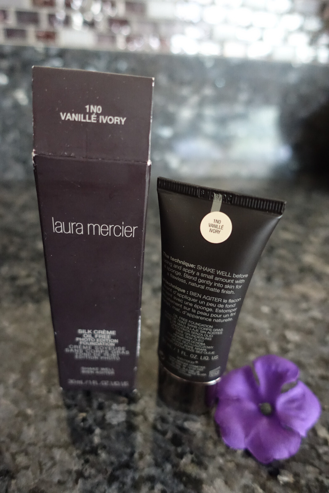 base silk crème oil free photo edition foundation