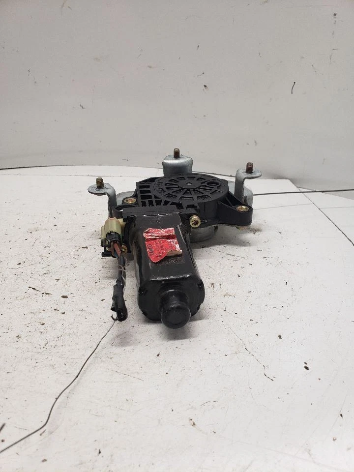 Motor de ventana eléctrica delantero derecho pasajero compatible con 99-05 SONATA 1379068 Foto 2 de 4