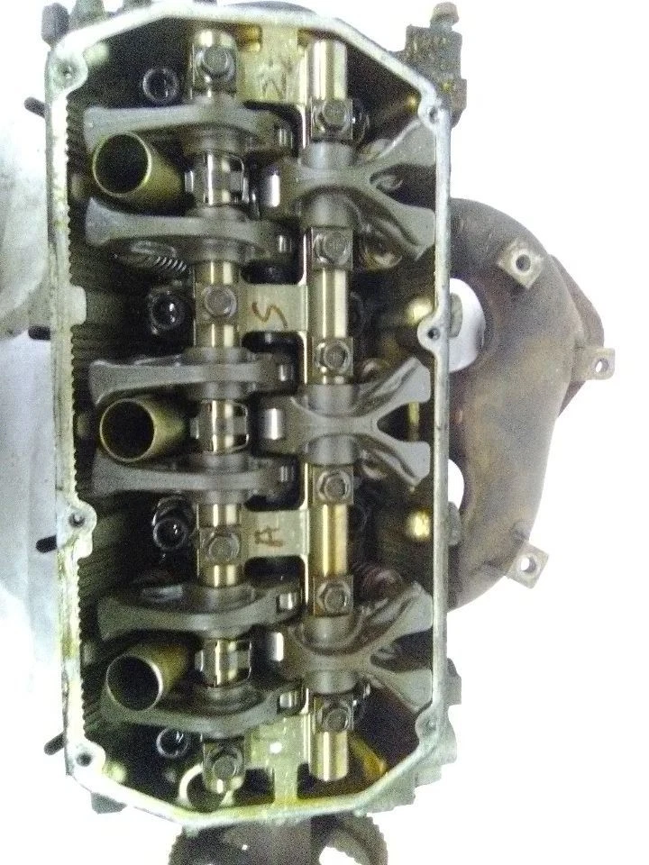 97-04 Mitsubishi Diamante Driver Left Cylinder Head 3.5 Liter SOHC  - Image 3 of 3