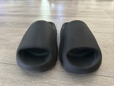 Yeezy Slides Size 6 Black