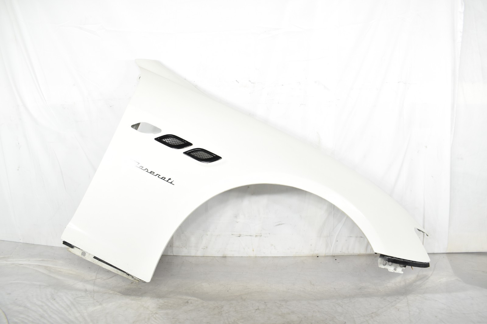 14-24 Maserati Quattroporte M156 S Q4 GTS Right Side Fender Assembly White OEM