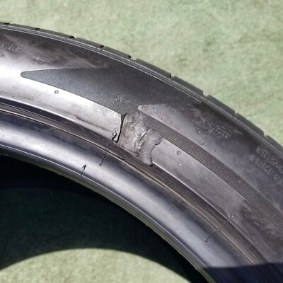 325/35R22 Pirelli P Zero Corsa PZC4 Tire Lamborghini Urus 325/35ZR