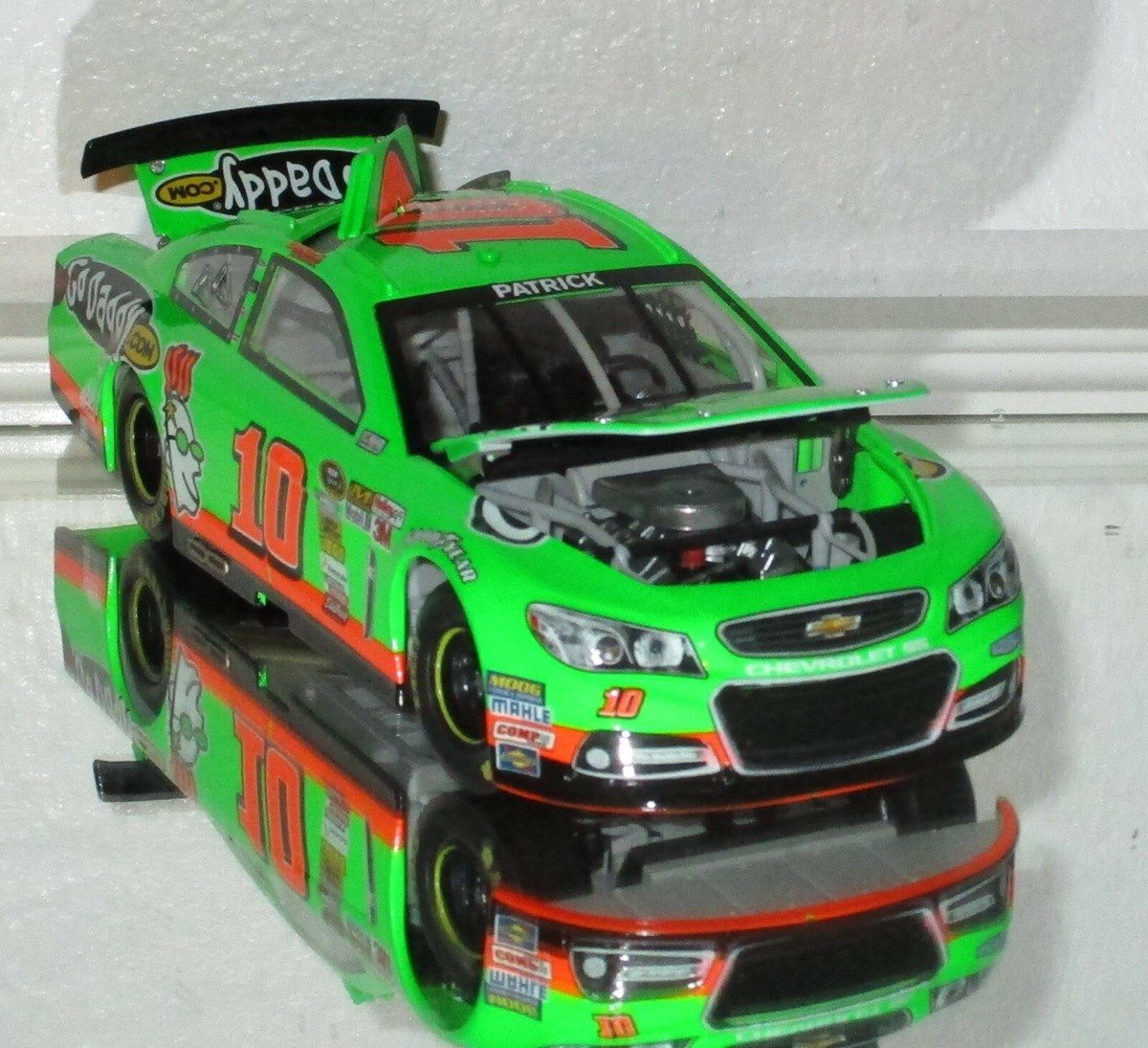 2013 DANICA PATRICK #10 GODADDY.COM 1/24 CAR#290/3504 2013 DANICA PATRICK #10 GODADDY.COM 1/24 CAR#290/3504