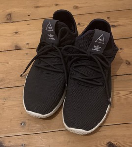 adidas pharrell williams 39