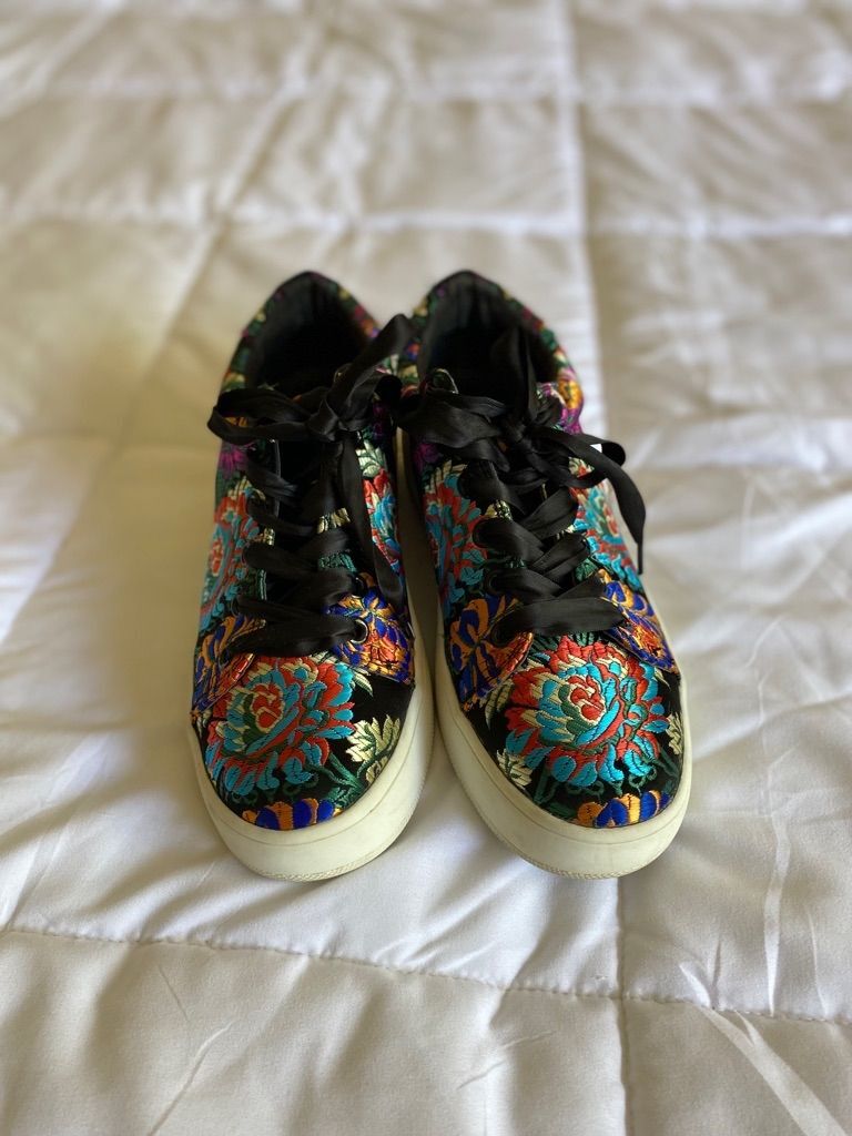 Steve Madden Brody floral embroidered satin style platform