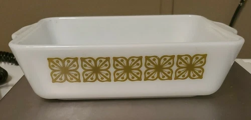 Vintage Pyrex #0503 1.5 Quart Refrigerator Baking Dish  No Lid Square Flower