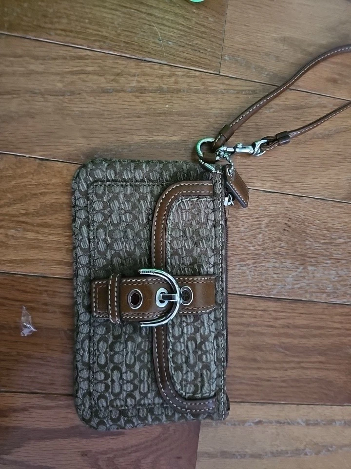 Vintage COACH Soho Mini Firma Piccola Patta Marrone Scuro su Polso Marrone