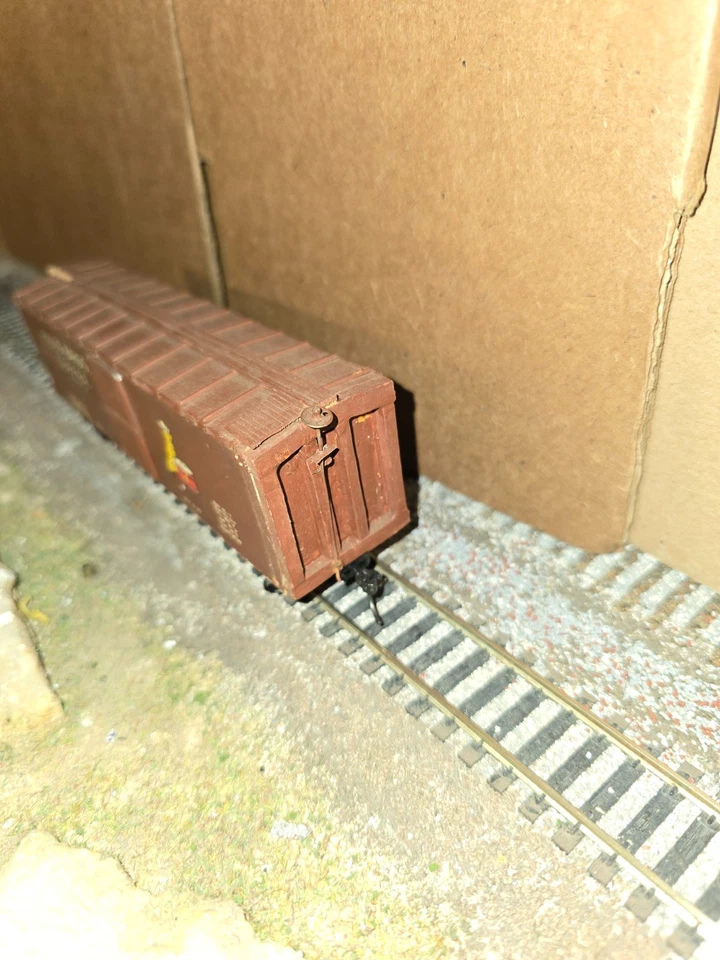 Vintage HO Varney Embossed Cardstock Sided Box Car, Hills Bros. Coffee - Image 2 of 4