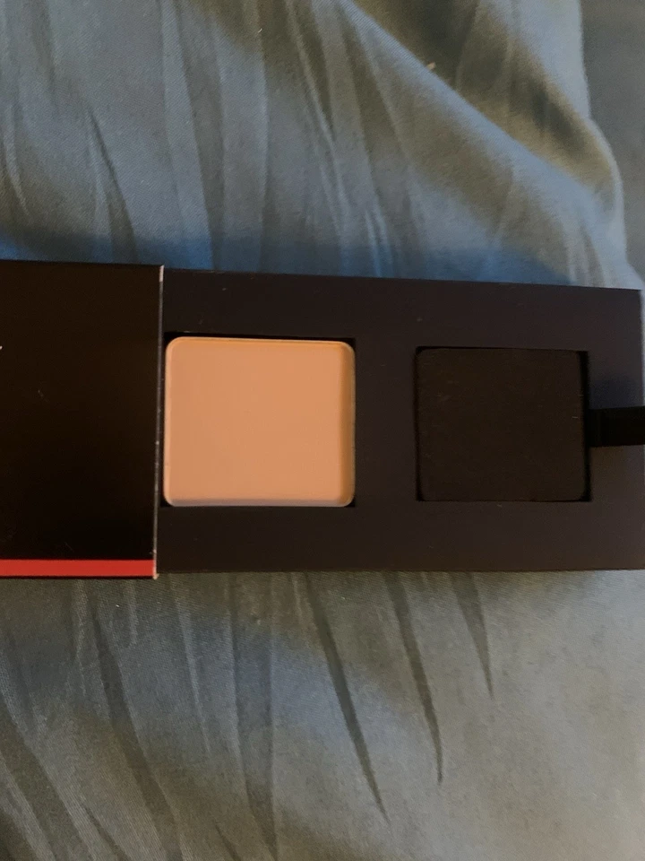 Make Up For Ever Powder Foundation 12h - Image 2 of 2