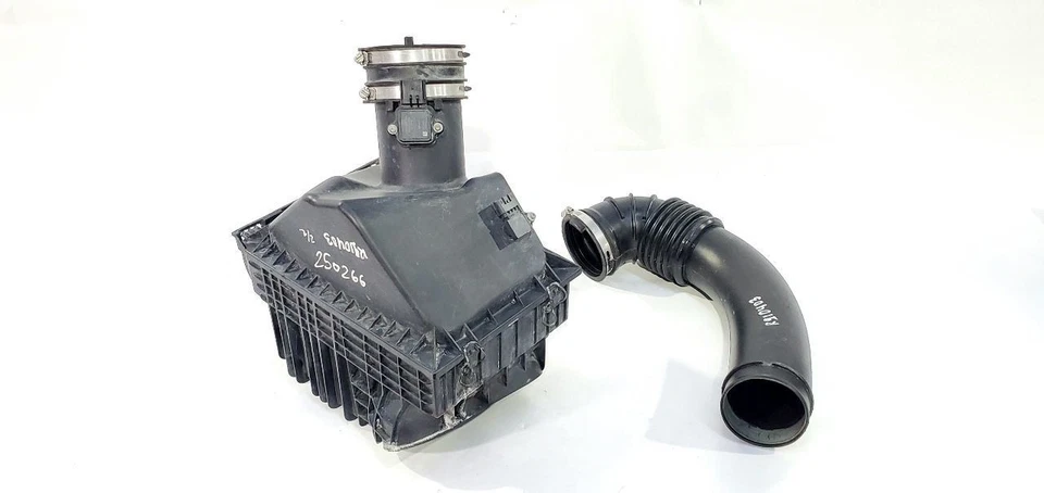 Nissan Titan XD 2016 2019 OEM purificador de aire 5,0 L 8 cilindros diésel daños menores Foto 2 de 4