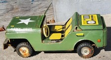 VINTAGE 1960's TIN FRICTION 11825 ARMY JEEP - MADE IN JAPAN BY YOKE
