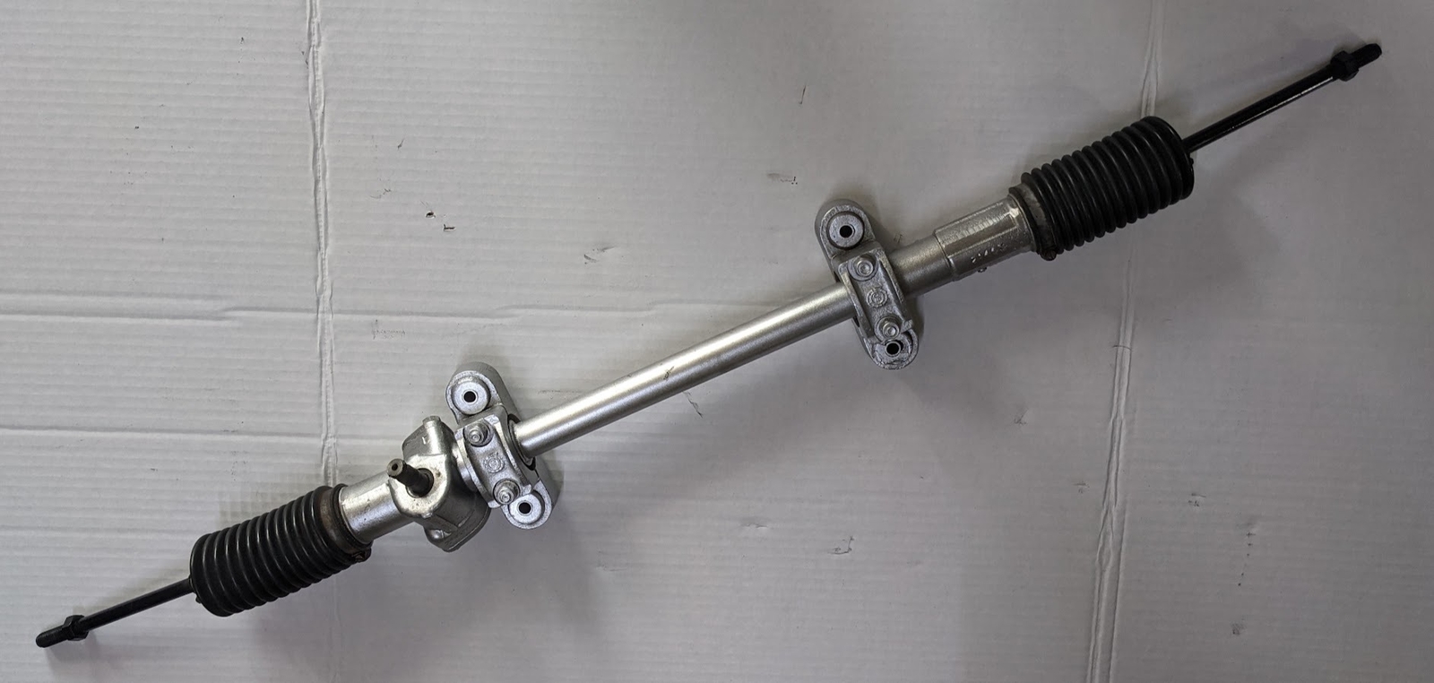 FERRARI 308 PARTS STEERING RACK pinion WITH MOUNTS 149201