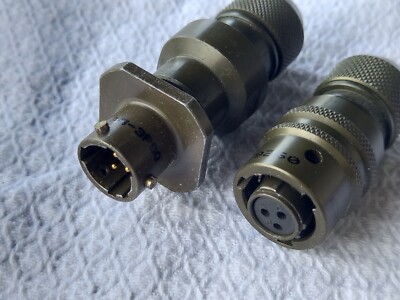   Buchse  Amphenol PTG06E8-3SM123 und Stecker PT01AB-3PSQ