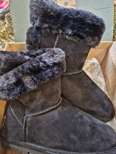 Lamo Essential Suede Boots