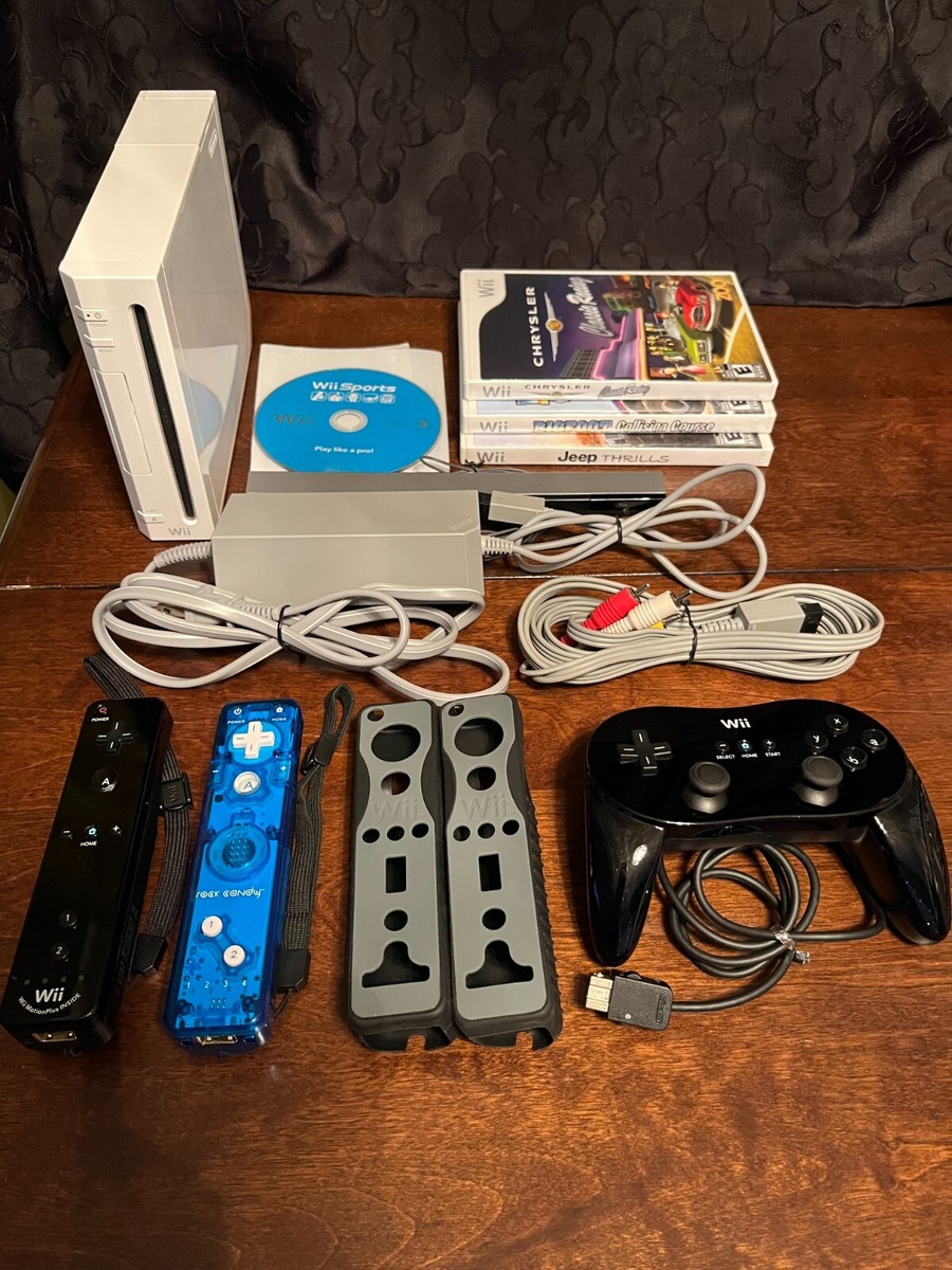 Nintendo Wii Console RVL-001 White 3 Wii Controllers 10