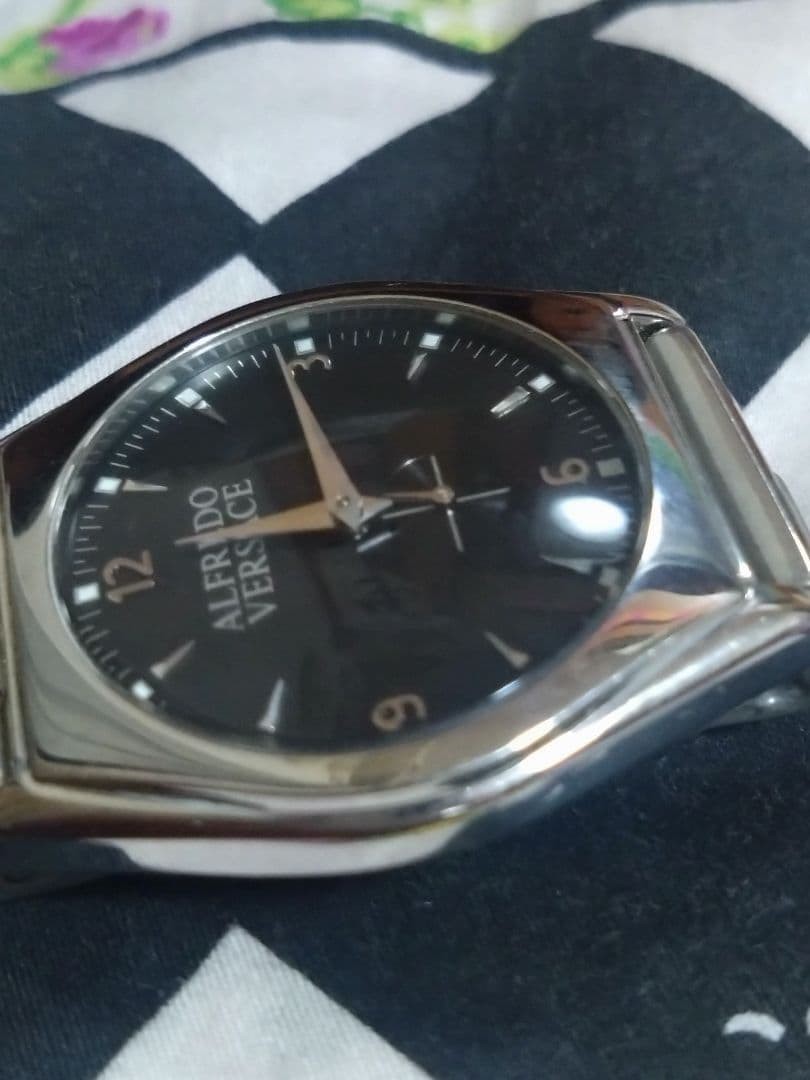 Versace Dress Watch Mens Quartz Silver Dial 32mm Case wrist 17cm New thumbnail 8