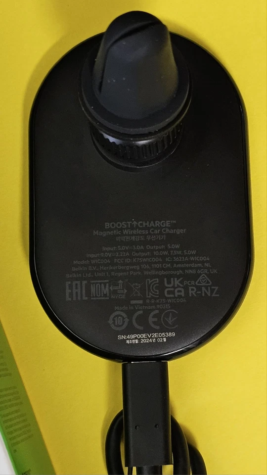 Cargador de coche inalámbrico Belkin BoostCharge magnético RÁPIDO para iPhone 16 15 14 Foto 3 de 4