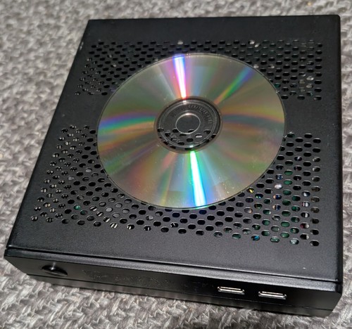 Micro desktop computer with i7-10700 250GB Nvme SSD 16GB RAM with Linux Mint - Picture 6 of 6