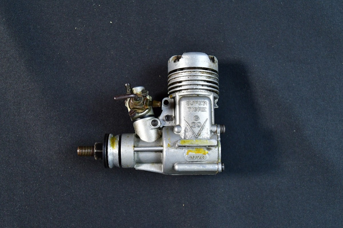 VINTAGE 1970 SUPER TIGRE G20 . 23 R/C GLOW MODEL AIRPLANE ENGINE