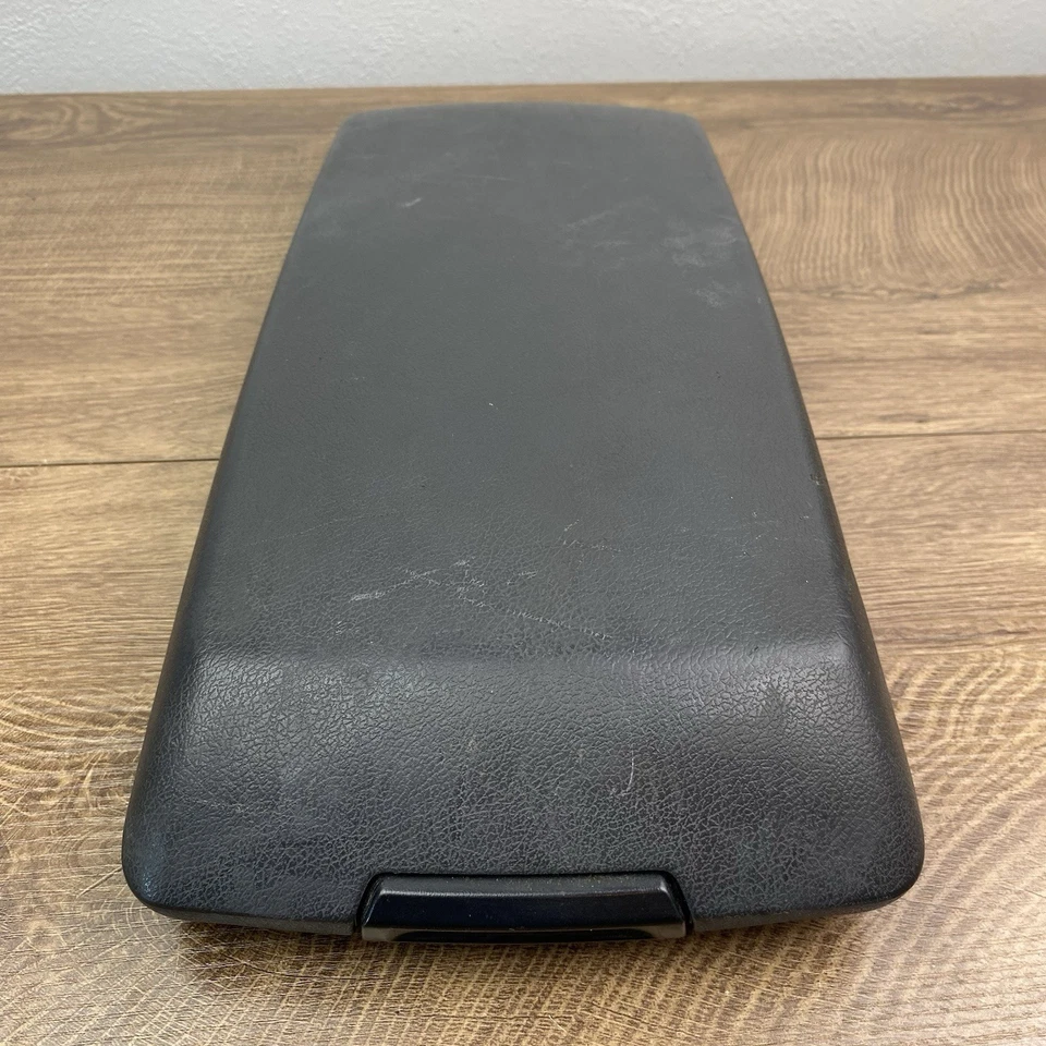 Dodge Charger 2005-2007 reposabrazos consola central tapa reposabrazos superior negro OEM Foto 2 de 4