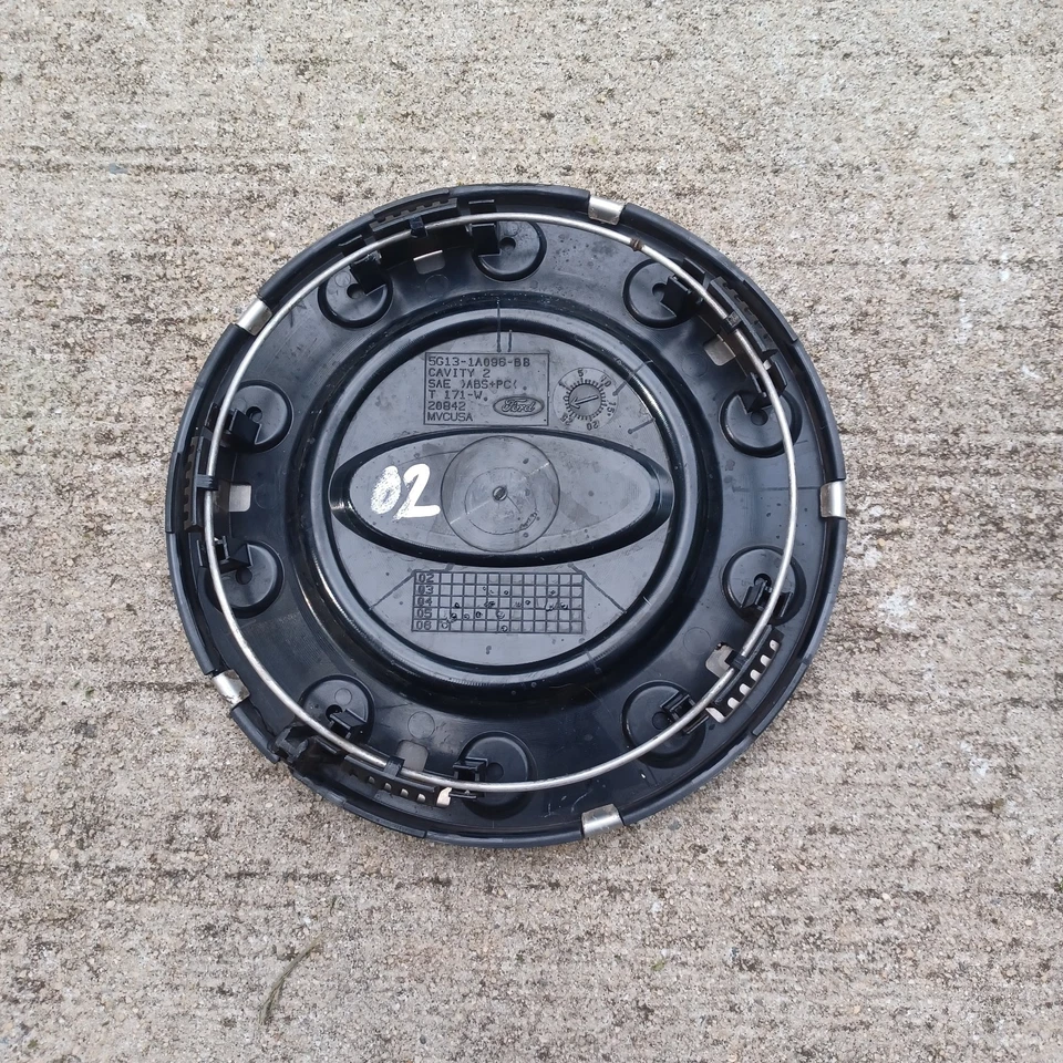 Tapa central Ford Five Hundred 500, 2005-2007 parte # 5G13 1A096 BB 02 Foto 3 de 3