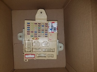 2011 TO 2013 KIA SORENTO UNDER DASH IPDM INTERIOR CABIN FUSE BOX RELAY  JUNCTION